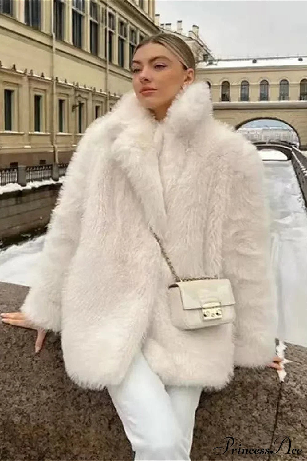 Eco Faux Fur Solid Chic Cropped Coat Beige / S