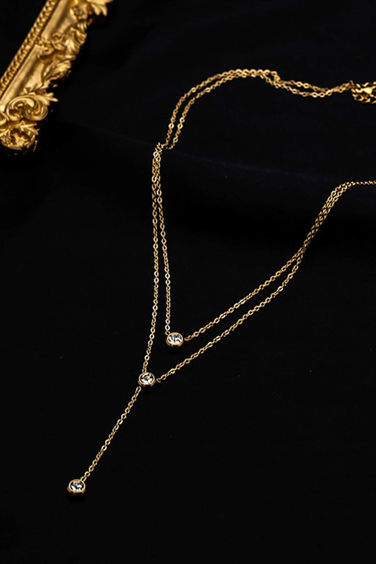 Double Layered Sparkling Pendant Necklace