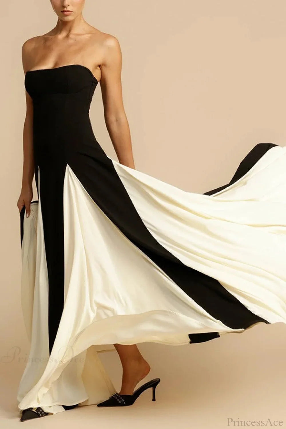Two-Tone Paneled Tulle Strapless Wedding Dress Black / XS